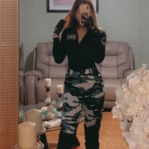 Camouflage Cargo Pants (cropped)